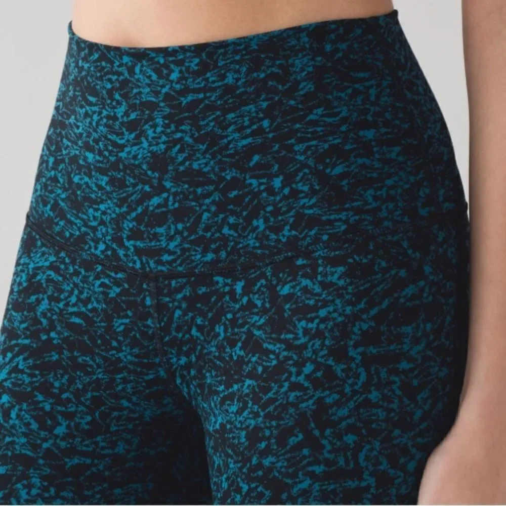 Lululemon Wunder Under Crop (Hi-Rise) Iced Wave Capri Black Size 2